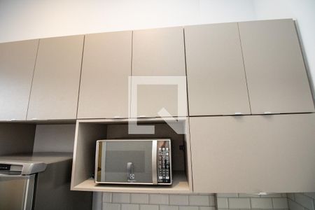 Studio à venda com 25m², 1 quarto e sem vagaCozinha, armário e microondas. 