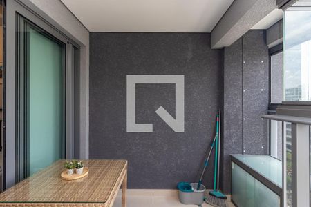 Varanda de kitnet/studio para alugar com 1 quarto, 29m² em Indianópolis, São Paulo