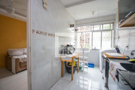 Cozinha de apartamento à venda com 2 quartos, 52m² em Vila Nova, Porto Alegre