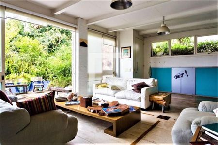 Casa à venda com 3 quartos, 215m² em Vila Progredior, São Paulo