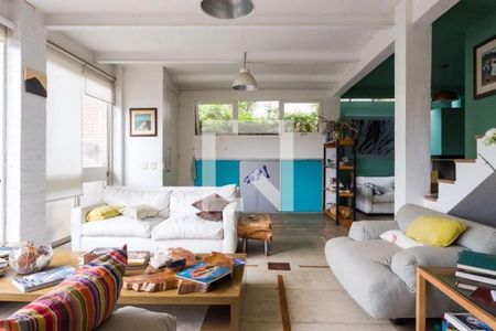 Casa à venda com 3 quartos, 215m² em Vila Progredior, São Paulo