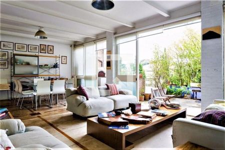 Casa à venda com 3 quartos, 215m² em Vila Progredior, São Paulo