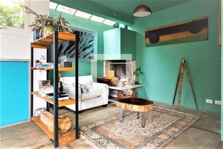 Casa à venda com 3 quartos, 215m² em Vila Progredior, São Paulo