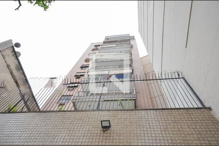 Apartamento à venda com 82m², 2 quartos e 1 vaga Apartamento à venda com 82m², 2 quartos e 1 vagaFachada