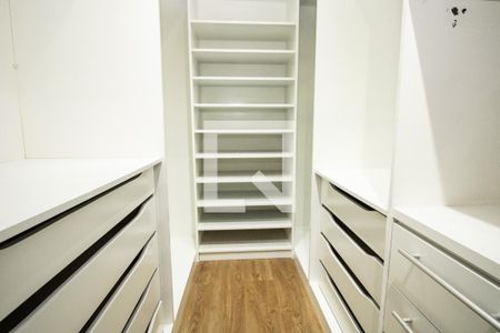 Apartamento à venda com 58m², 1 quarto e 1 vaga Apartamento à venda com 58m², 1 quarto e 1 vagaCloset, gavetas