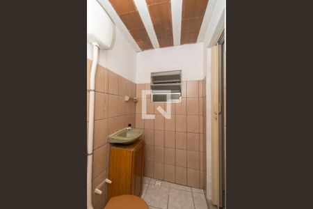 Banheiro de kitnet/studio para alugar com 1 quarto, 30m² em Jardim Carioca, Rio de Janeiro