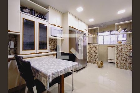 Apartamento à venda com 260m², 3 quartos e 2 vagasCozinha - Armários