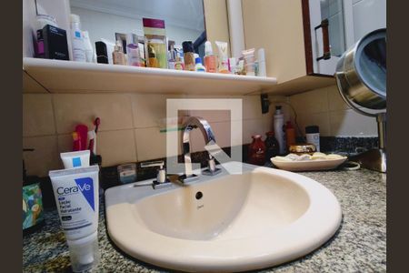 Apartamento à venda com 260m², 3 quartos e 2 vagasBanheiro da Suíte 1