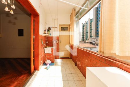 Apartamento à venda com 90m², 3 quartos e sem vaga Apartamento à venda com 90m², 3 quartos e sem vagaSacada