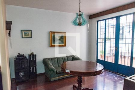Sala de casa à venda com 5 quartos, 240m² em Vila Mariana, São Paulo