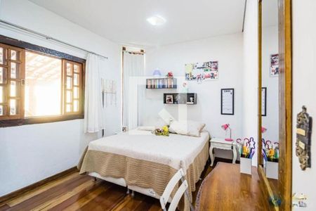 Casa à venda com 5 quartos, 264m² em Ville de Montagne, Nova Lima