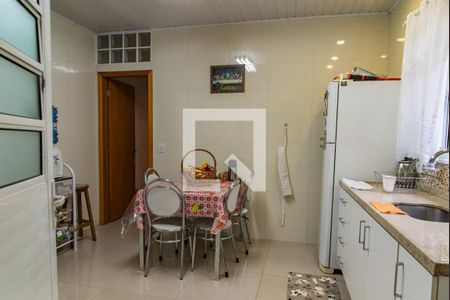 Casa à venda com 180m², 2 quartos e 2 vagasBanheiro
