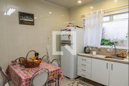 Casa à venda com 180m², 2 quartos e 2 vagasBanheiro