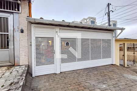 Casa à venda com 180m², 2 quartos e 2 vagasFachada