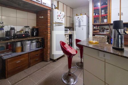 Casa à venda com 354m², 4 quartos e 2 vagas Casa à venda com 354m², 4 quartos e 2 vagasCozinha