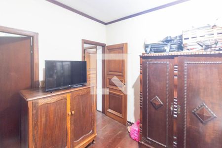 Casa à venda com 354m², 4 quartos e 2 vagas Casa à venda com 354m², 4 quartos e 2 vagasQuarto Suíte 2