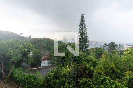 Casa à venda com 354m², 4 quartos e 2 vagas Casa à venda com 354m², 4 quartos e 2 vagasVista da Varanda da Suíte