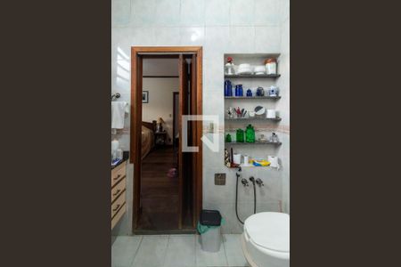 Casa à venda com 354m², 4 quartos e 2 vagas Casa à venda com 354m², 4 quartos e 2 vagasBanheiro da Suíte 1