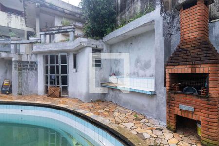 Casa à venda com 354m², 4 quartos e 2 vagas Casa à venda com 354m², 4 quartos e 2 vagasPiscina