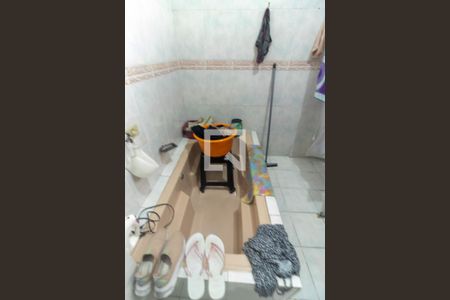 Casa à venda com 354m², 4 quartos e 2 vagas Casa à venda com 354m², 4 quartos e 2 vagasBanheiro da Suíte 1