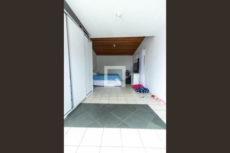 Casa à venda com 354m², 4 quartos e 2 vagas Casa à venda com 354m², 4 quartos e 2 vagasVaranda da Suíte 4