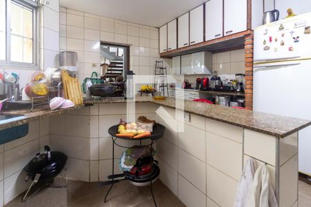 Casa à venda com 354m², 4 quartos e 2 vagas Casa à venda com 354m², 4 quartos e 2 vagasCozinha