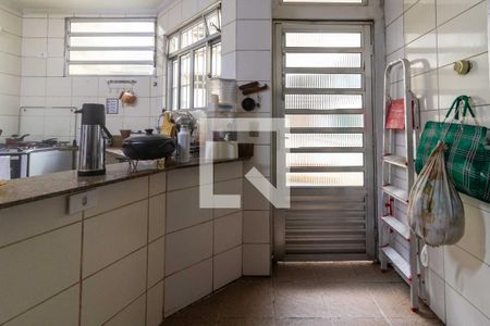 Casa à venda com 354m², 4 quartos e 2 vagas Casa à venda com 354m², 4 quartos e 2 vagasCozinha