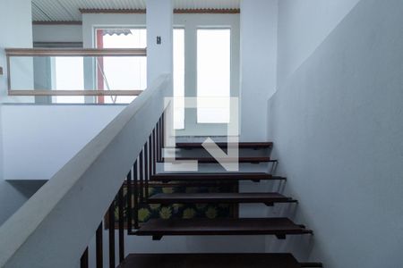 Casa à venda com 354m², 4 quartos e 2 vagas Casa à venda com 354m², 4 quartos e 2 vagasHall