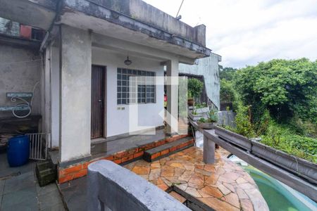 Casa à venda com 354m², 4 quartos e 2 vagas Casa à venda com 354m², 4 quartos e 2 vagasVaranda