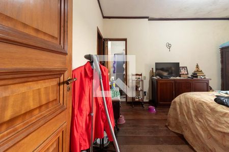 Casa à venda com 354m², 4 quartos e 2 vagas Casa à venda com 354m², 4 quartos e 2 vagasQuarto Suíte 1