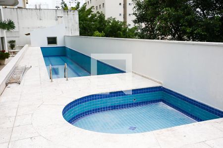 Apartamento à venda com 227m², 4 quartos e 6 vagasÁrea comum - Piscina