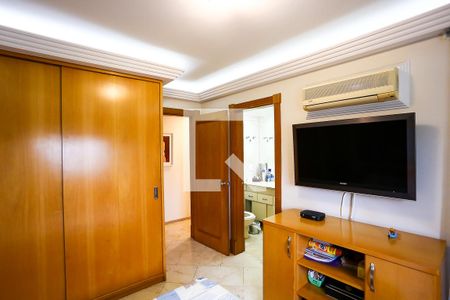 Apartamento à venda com 227m², 4 quartos e 6 vagasSuíte 2