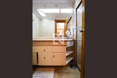 Apartamento à venda com 227m², 4 quartos e 6 vagasBanheiro da Suíte 1