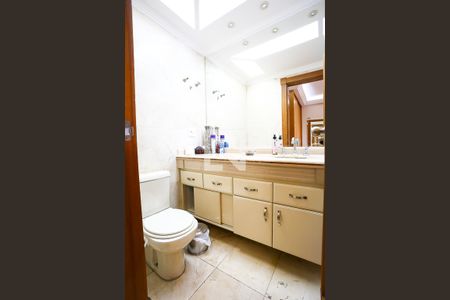 Apartamento à venda com 227m², 4 quartos e 6 vagasBanheiro da Suíte 4