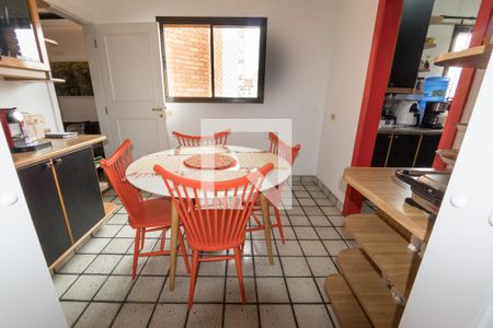 Apartamento à venda com 240m², 3 quartos e 5 vagasCopa