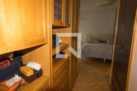 Apartamento à venda com 240m², 3 quartos e 5 vagasSuíte 2
