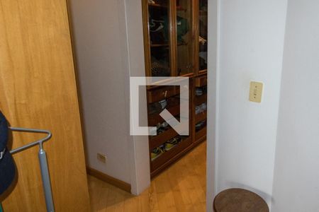 Apartamento à venda com 240m², 3 quartos e 5 vagasSuíte 2