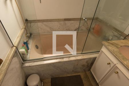 Apartamento à venda com 240m², 3 quartos e 5 vagasBanheiro Suite 3