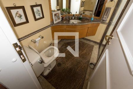 Apartamento à venda com 240m², 3 quartos e 5 vagasEscritório - Banheiro