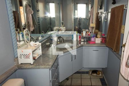 Apartamento à venda com 240m², 3 quartos e 5 vagasBanheiro Suite 1 