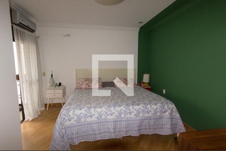 Apartamento à venda com 240m², 3 quartos e 5 vagasSuíte 2