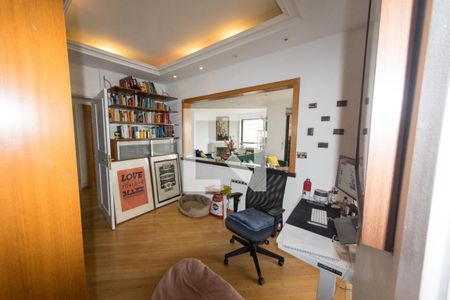 Apartamento à venda com 240m², 3 quartos e 5 vagasEscritório 