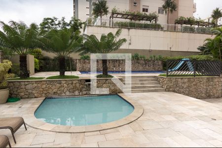 Apartamento à venda com 240m², 3 quartos e 5 vagasÁrea comum - Piscina