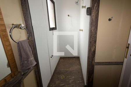 Apartamento à venda com 240m², 3 quartos e 5 vagasEscritório - Banheiro