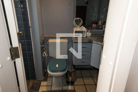 Apartamento à venda com 240m², 3 quartos e 5 vagasBanheiro Suite 1 