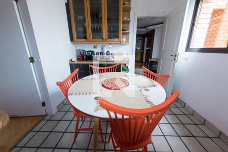 Apartamento à venda com 240m², 3 quartos e 5 vagasCopa