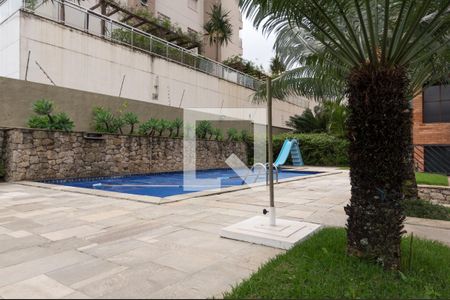 Apartamento à venda com 240m², 3 quartos e 5 vagasÁrea comum - Piscina