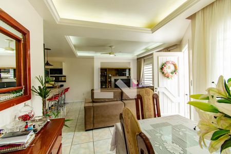 Sala de casa à venda com 3 quartos, 200m² em Igara, Canoas