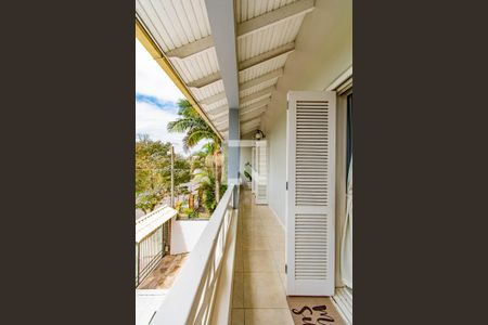 Casa à venda com 200m², 3 quartos e 3 vagas Casa à venda com 200m², 3 quartos e 3 vagasvaranda