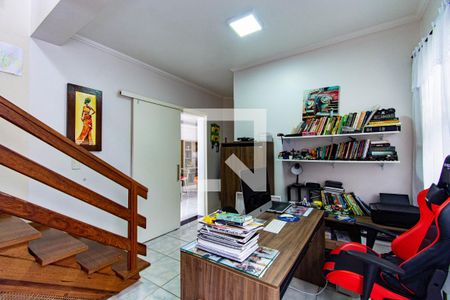 Casa à venda com 200m², 3 quartos e 3 vagas Casa à venda com 200m², 3 quartos e 3 vagasEscritório